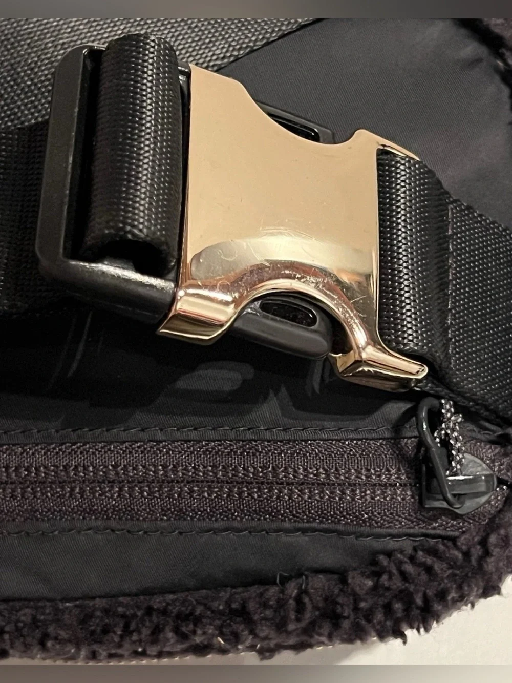 Lululemon Everywhere Belt Bag Large Fleece Black w/Gold Hardware Sherpa 2L 8”x6”